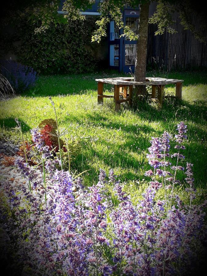 B&B Chez Annie Saint-Martin-de-Gurçon Dış mekan fotoğraf